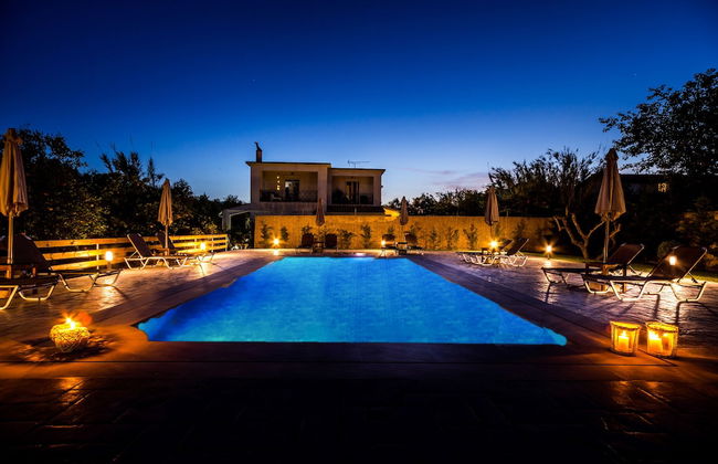 Yria ntn Studios - Photo 15