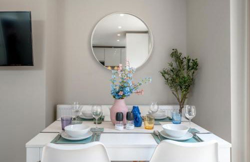 Edgeware Home 4 Bedroom House-Free Parking - Foto 9