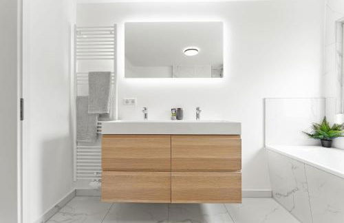 Neues Haus ,11 Betten, völlmöbliert mit Parkplätzen, Garage und Garten - Foto 28