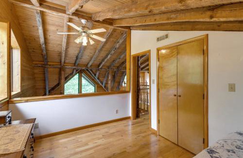 3,000 Sq Ft and Game Room Ozarks Serenity Cabin! - Foto 27