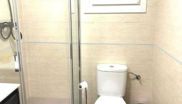 Reformado con Piscina y Jardín - Foto 3