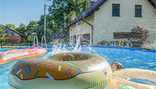 2 Bedroom Amazing Home In Ploskinia - Foto 2