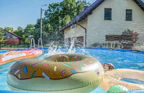 2 Bedroom Amazing Home In Ploskinia - Foto 2