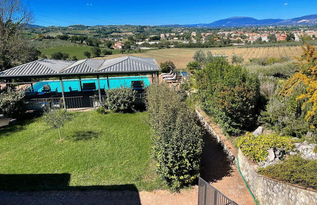 Apt 5 Aircon, Wifi, Infinity Pool, Jacuzzi, Gardens Incredible! Sleeps 4 - Photo 76