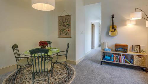 Walk to Restaurants and Shops Apt in Pennsylvania! - Foto 2