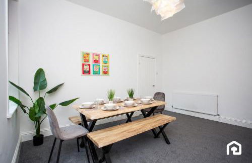 Vacant Nests The Fredrick Close to sea front - Photo 18