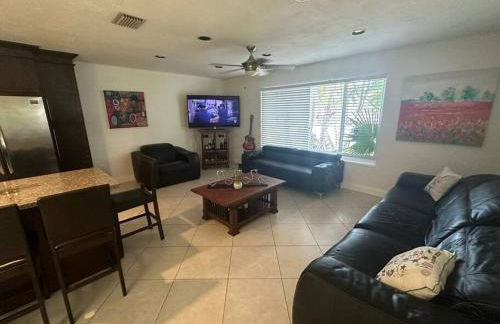 Heated Pool Private Duplex House, BBQ, Parking, WiFi - Foto 62