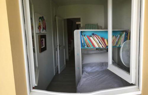 2 Story, 5 Bedroom, 3 Bath Flat, Steps from the Beach & Cliff Walk - Foto 14