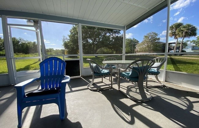 Waterfront Paradise on half an acre - Foto 18