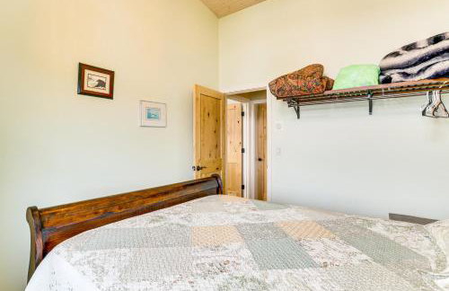 Lake Whatcom House with Private Hot Tub and Dock - Foto 21