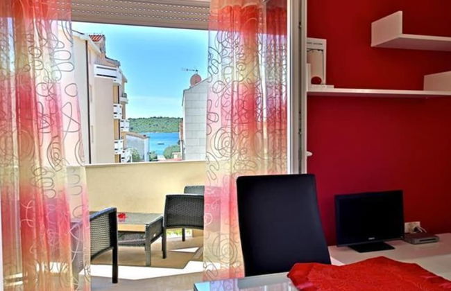 Charming 2-bed Apartment in Srima With sea View - Foto 2