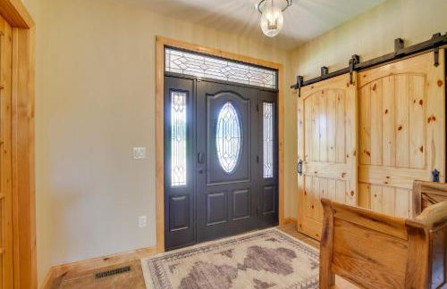 Hot Tub and Golf Course Views Luxe Sturgis Home! - Foto 4