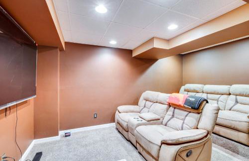 Theater and Game Room at Trenton Area Home - Foto 27