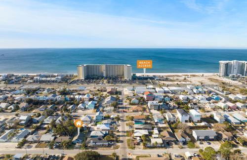 March Sale! Walk to Beach - Large Private Yard - Fire Pit - Dog Friendly - Foto 3