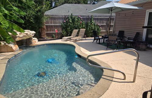 The University of South Alabama Poolside Getaway 'Veteran Own Business ' - Foto 7