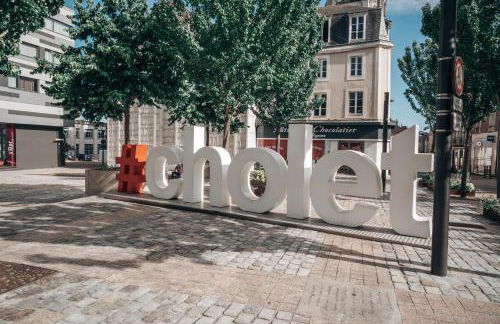 Le Terra Cholet - T2 Centre - Terrasse - Parking - 25 min Puy duFou - Foto 26