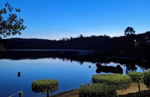 Riverlake House - frente ao lago e com jardim - Foto 8