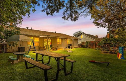 4BR Luxury Stay | 2 Kings | Near DT | Family+Games - Foto 27