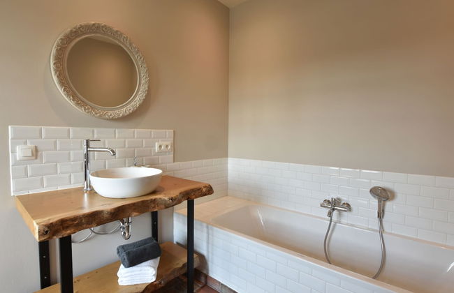 Beautiful Holiday Home With Terrace, Garden - Foto 15