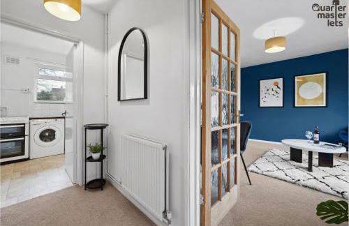 2 Bedroom Bungalow with Parking that Sleeps 6 - Photo 21