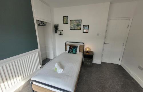 Luke Stays - Parsons Gardens - Foto 23