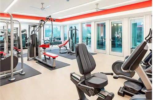 Poolside Comfort 2BR Galleria Stay AND Garage - Foto 7