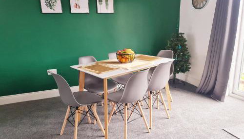 Modern 3 Bedroom Home with WiFi - Ideal for Relocation-Near M25, Free Parking - Foto 3