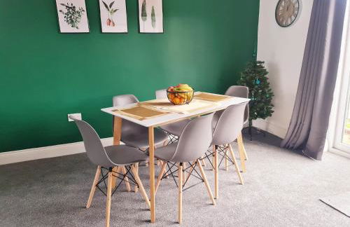 Elegant Bedroom -Near M25, Free Parking , Free WiFi - Foto 11