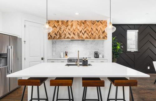 TWO Neighboring Homes Sleeps 24 Walk to 12 South - Foto 4