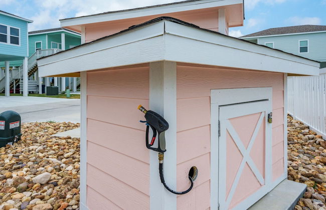 Pelican's Perch by Miss Kitty’s - Photo 11