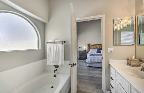 Patio and Fenced Yard Family Retreat in Phoenix! - Foto 19