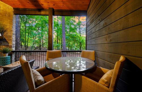 Romantic 1BR Cabin in Broken Bow HotTub, FirePit - Foto 32