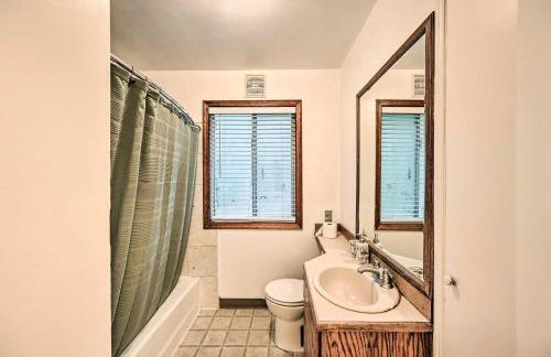 Cozy Redmond Retreat Spacious Deck and Yard! - Foto 19