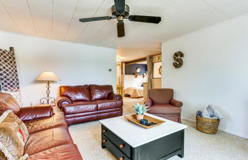 Lakefront Home with Patio in Havana! - Photo 6