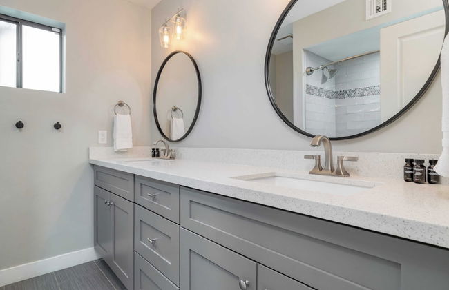 Backyard Pool, Puttinggreen, Playground Modern 5bdr White Agate by Avantstay - Foto 30