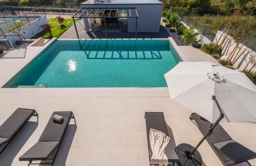 Villa Freedom - Five Bedroom House with Balcony - Foto 38