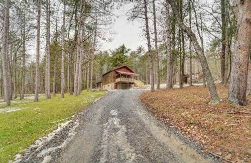 Family-Friendly Tyrone Cabin with Deck Near Hiking - Foto 3