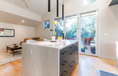 30-Day Minimum Boulder Bright & Modern Private 1BR 2BA ADU - Photo 30