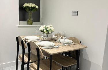Entire House - Near Etihad stadium and Central Manchester - Foto 15