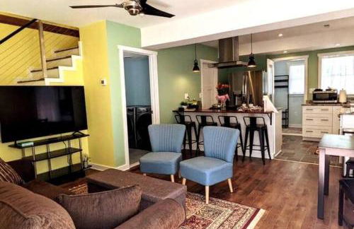 Walkable Elmwood Cottage, No Chores 2Bath 2BR 2Car - Foto 2