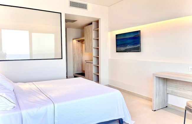 Eleia Seafront Rooms & Villas - Photo 4