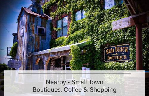 New Custom Big McDonald Lake Cabin With Pickle Ball - Foto 48