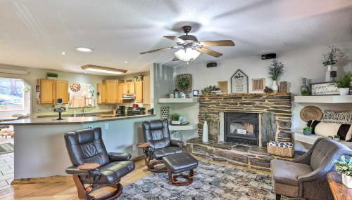 Spacious Black Hawk Home with Furnished Deck! - Foto 4