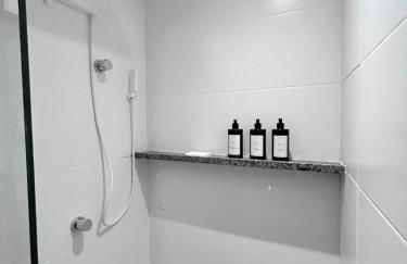 Moema URBAN Heaven - Piscina - Prox Metro - Prox Sh Ibirapuera - Cama Queen - Internet 500mbps - Ar cond - Cozinha completa - Academia - Churrasqueira - Foto 10