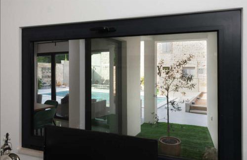 Designer Villa Simone - Modern & Heritage Style with Office - Foto 62