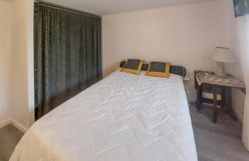 1 Bedroom Amazing Home In Bléré - Foto 11