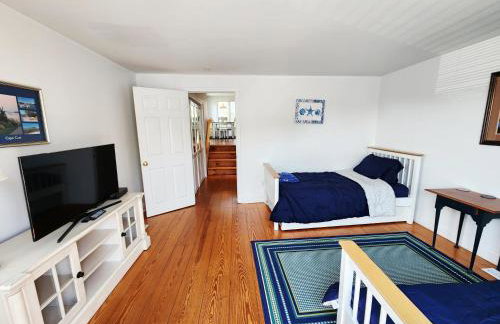 Spacious Oceanfront 3BR Condo with Private Beach in Ideal Hyannis Location - Photo 15