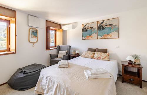 Casa à Beira da Água Gerês - Foto 1