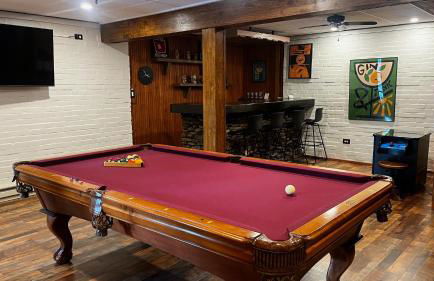 Luxury Lake House w Dock & Game Room - Photo 34