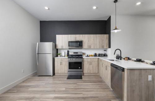 2BR, King Bd, Free Prkn, Gym, NYC View, 8min Train - Foto 21